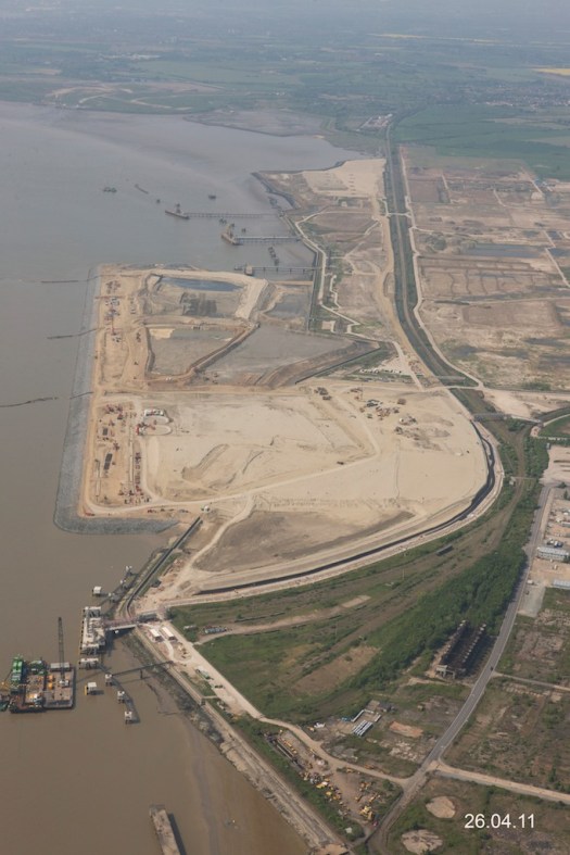 london-gateway-aerial-photo-3-26-april-2011